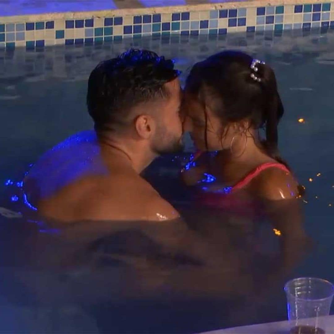 El beso de Marta y Dani y su primera noche juntos en 'La isla de las tentaciones'