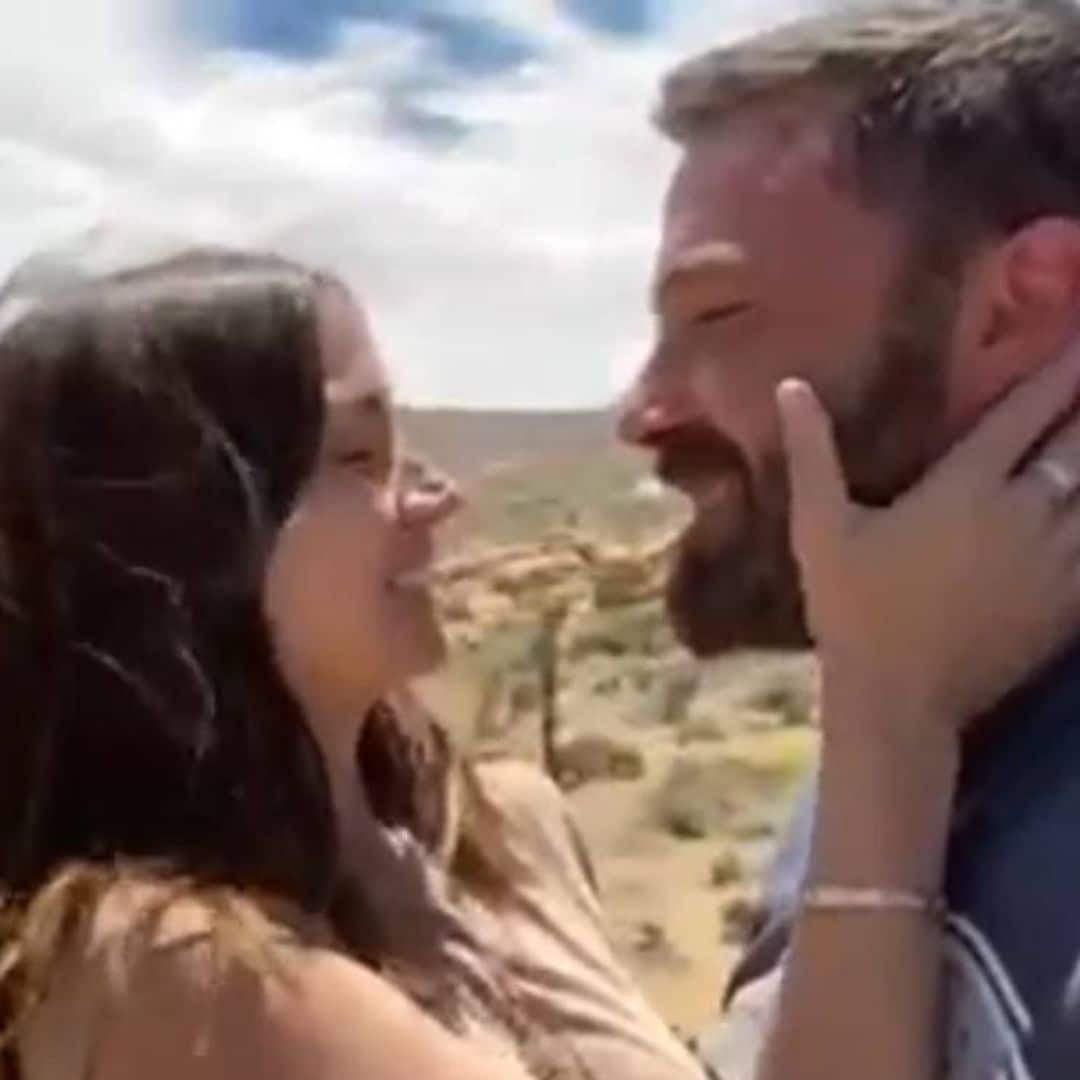 El ardiente beso de Ana de Armas y Ben Affleck en un romántico videoclip