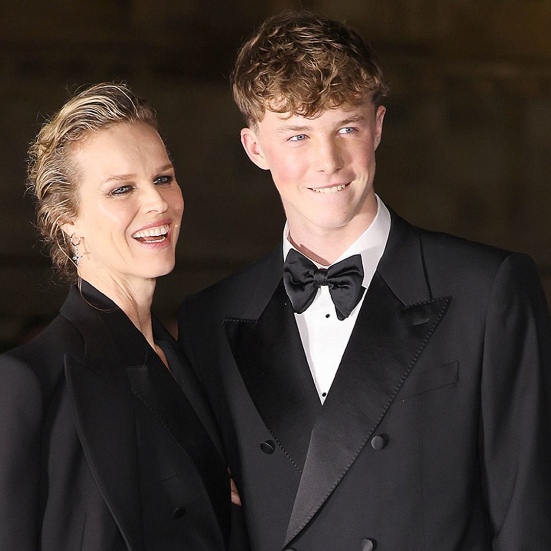 Eva Herzigova presume de su hijo mayor, George, de 17 años, ¡que también podría ser modelo!