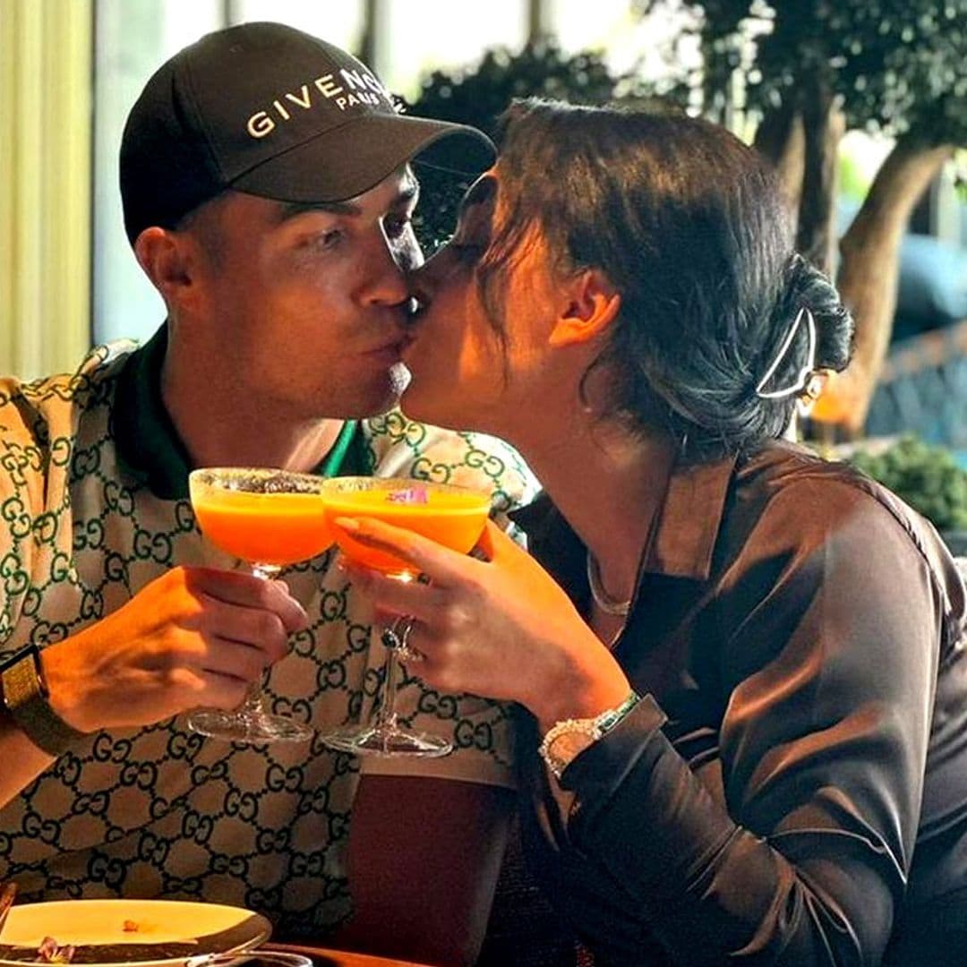 El beso de Cristiano y Georgina, un brindis por su amor para atajar definitivamente los rumores de crisis