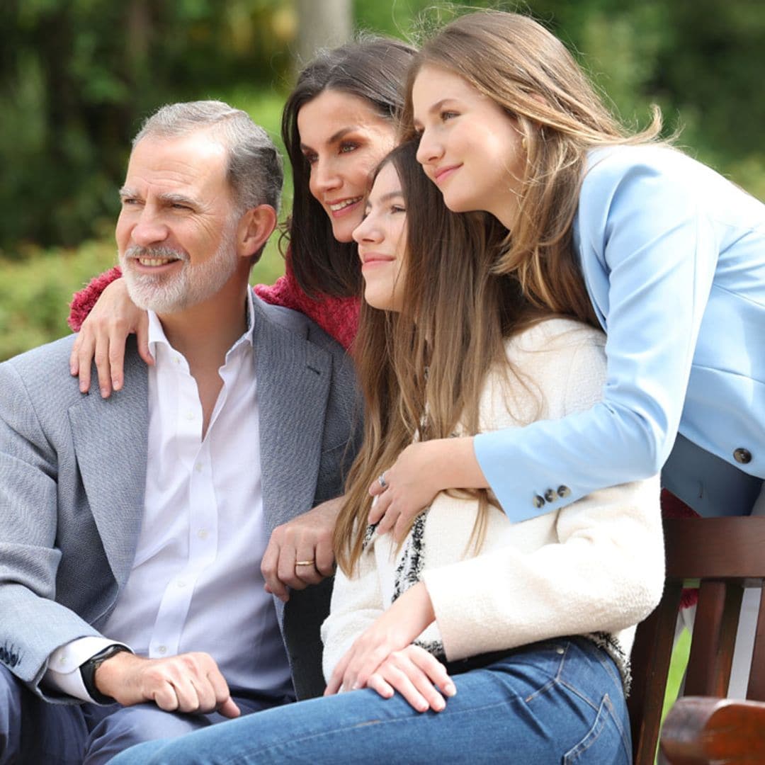 Las fotos diferentes de los reyes Felipe y Letizia por su aniversario de boda