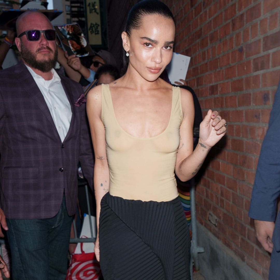 Zoë Kravitz es la reina de las transparencias en un 'bodysuit nude'