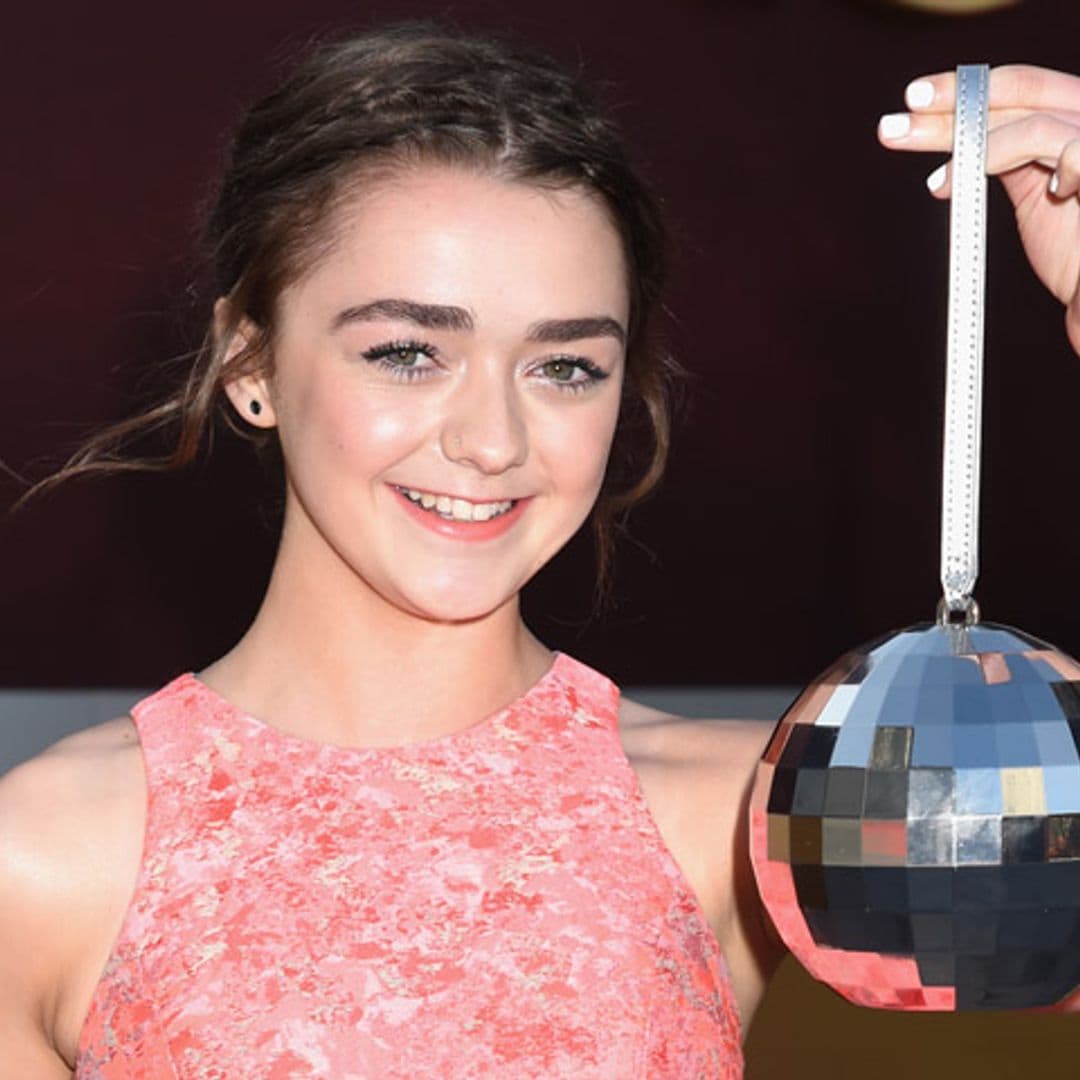 Maisie Williams tiene los 9 bolsos más 'cool' que hayas visto jamás, ¡garantizado!