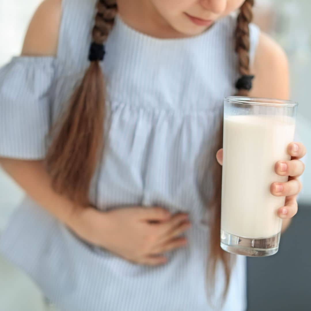 Alergia a la leche de vaca: ¿cuándo y cómo pueden superarla los niños?