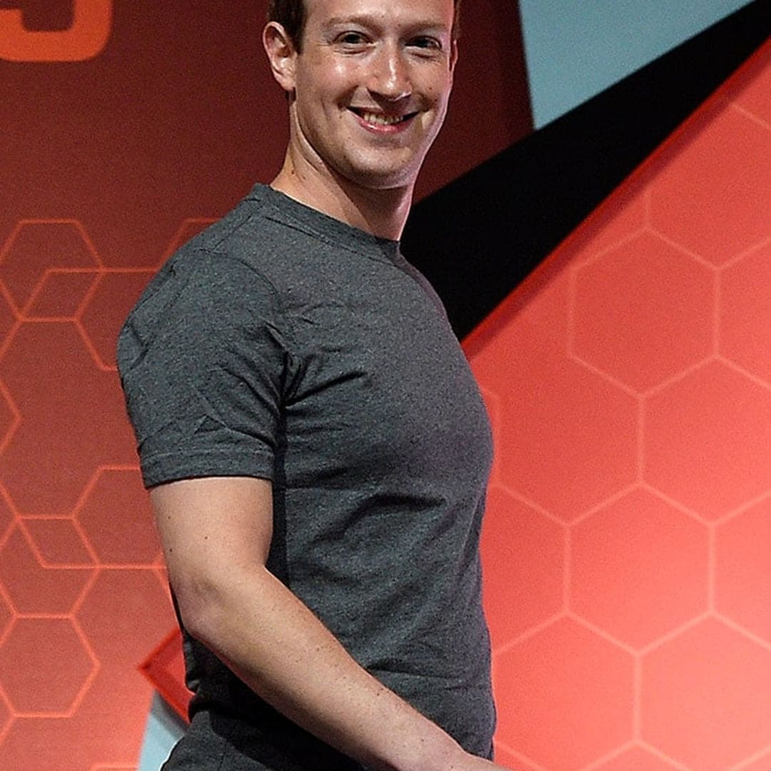 Mark Zuckerberg y su eterna camiseta gris