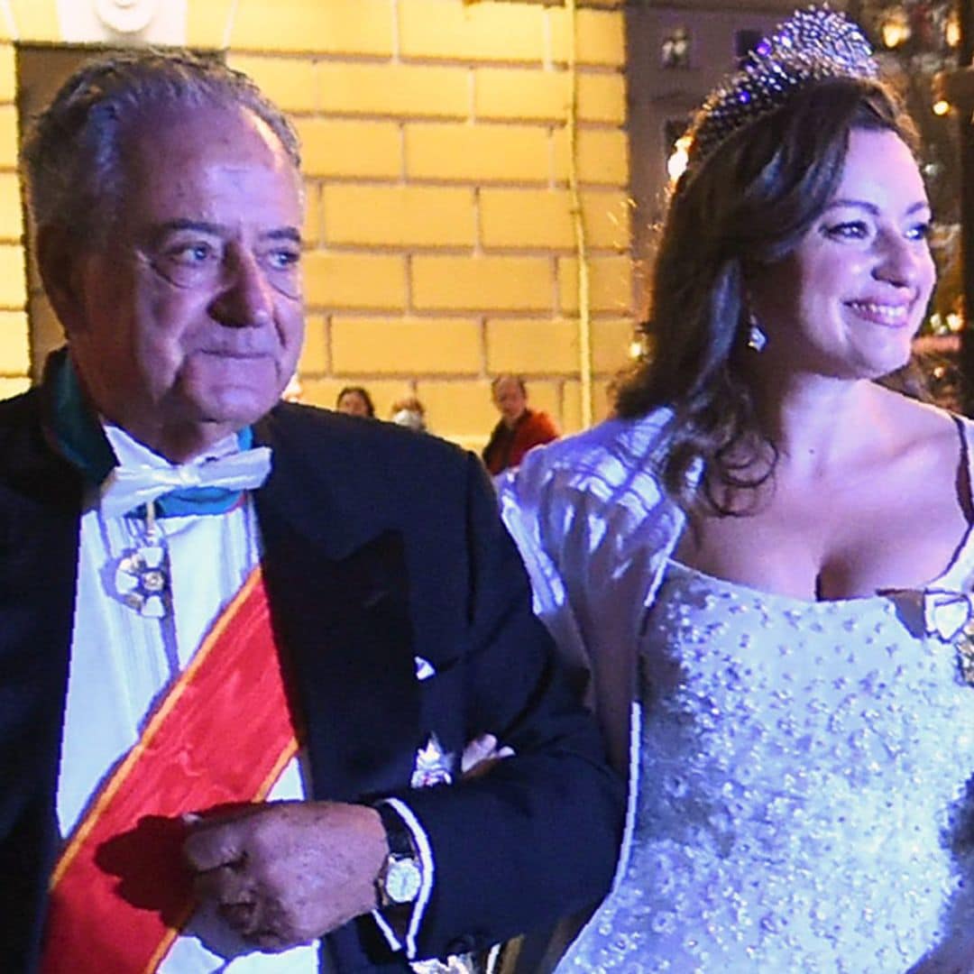 La majestuosa cena de gala de los recién casados Jorge Romanov y Rebecca Bettarini en San Petersburgo