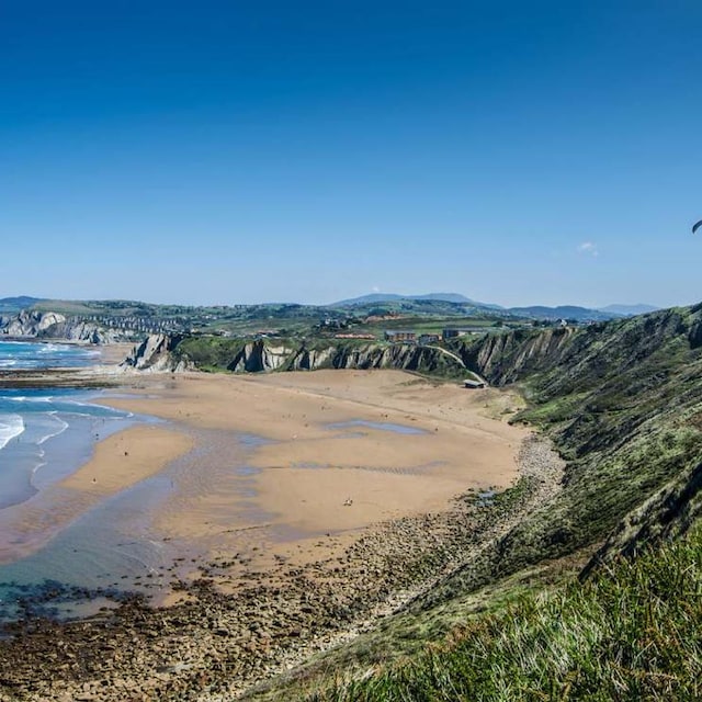 playa sopelana vizcaya