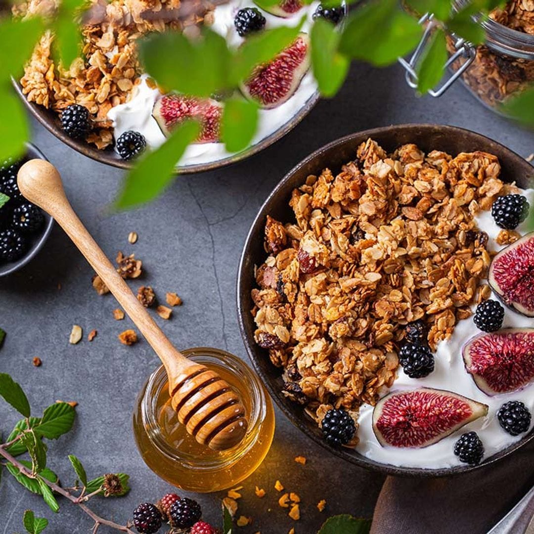 Muesli casero con yogur griego e higos