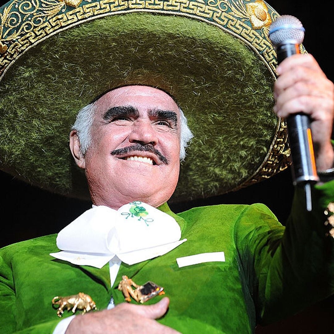 Vicente Fernández se encuentra ‘grave pero estable’ y en terapia intensiva