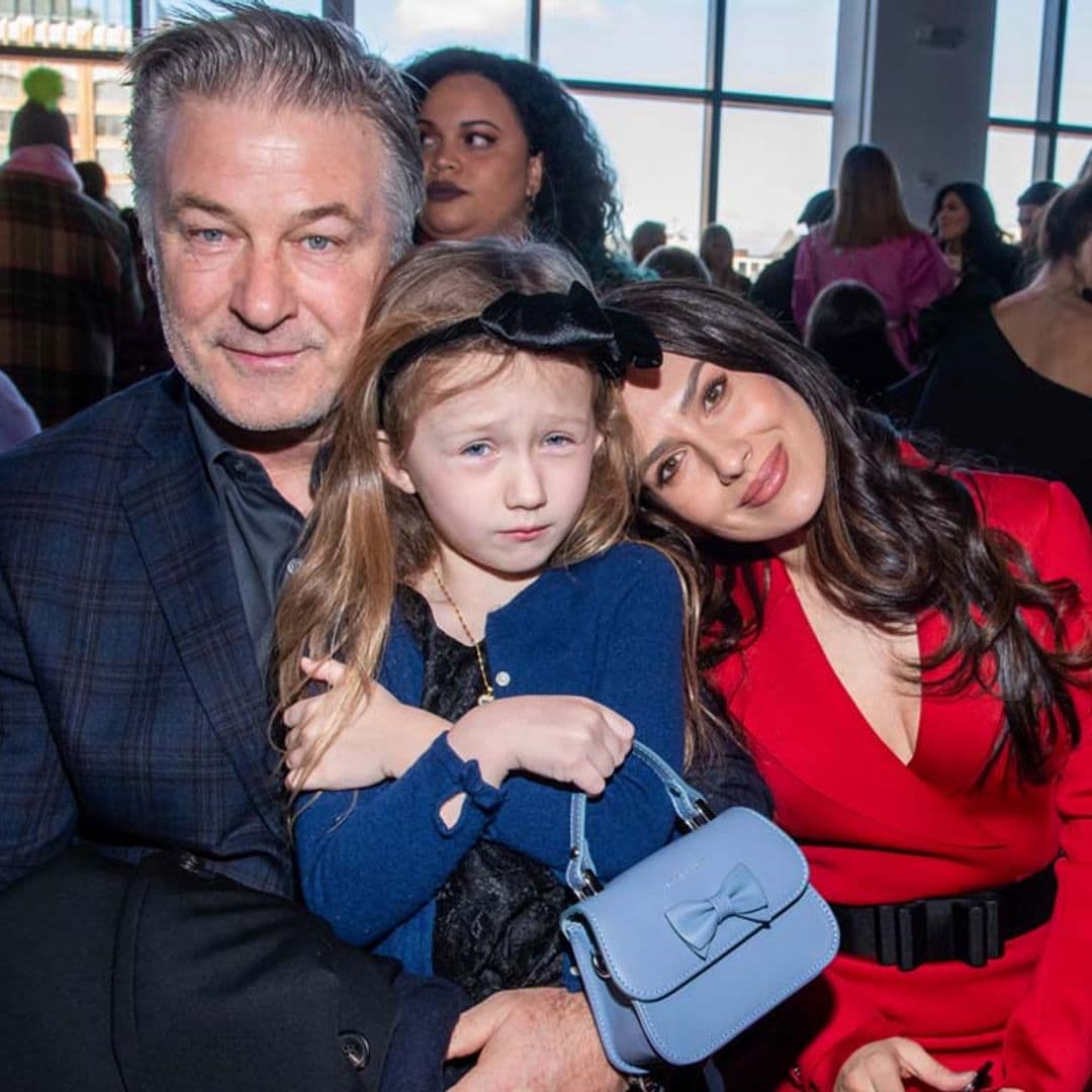 Alec Baldwin, el versátil y reconocido actor que ha encontrado la calma al lado de su mujer, Hilaria, y sus 7 hijos