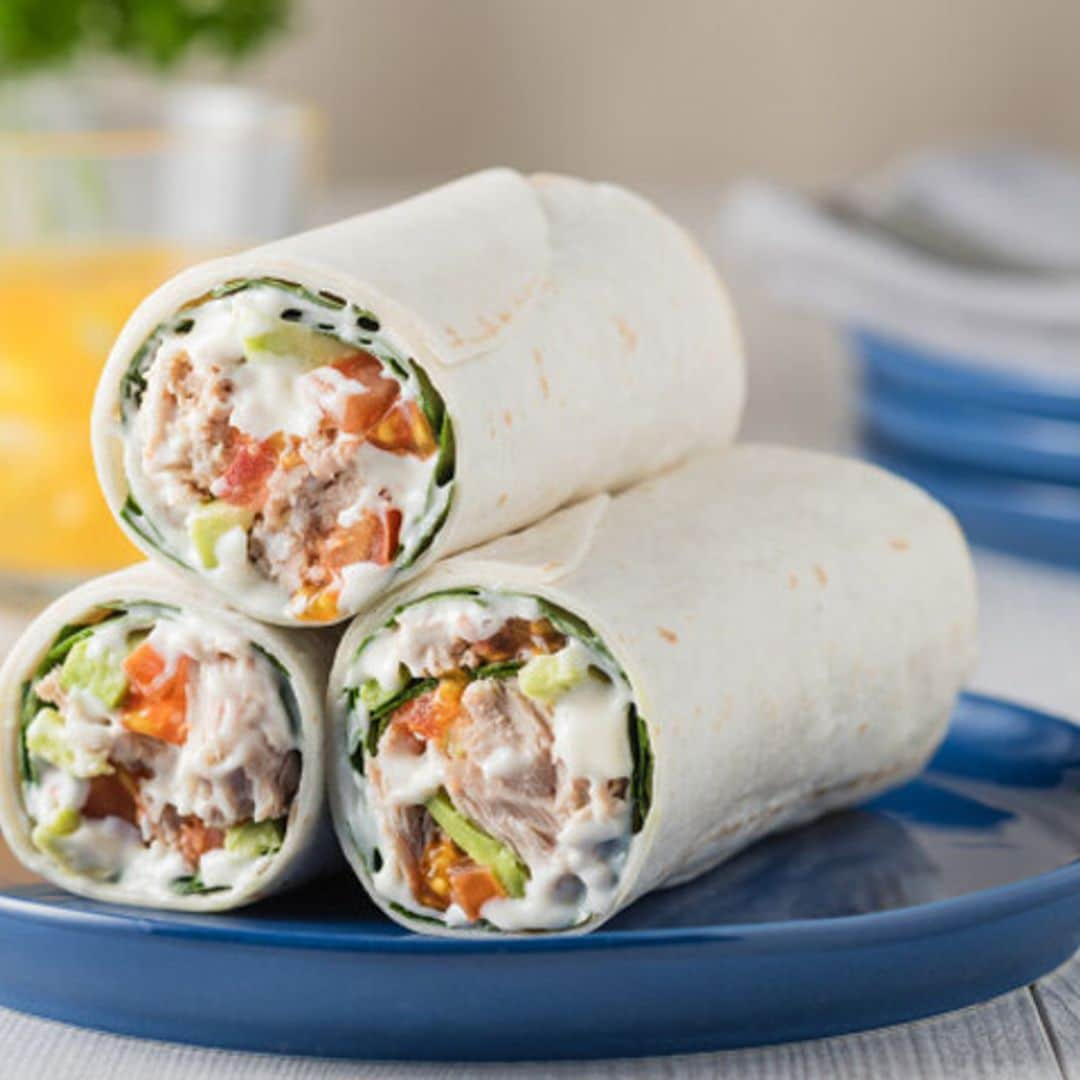 'Wraps' de atún, aguacate y tomate