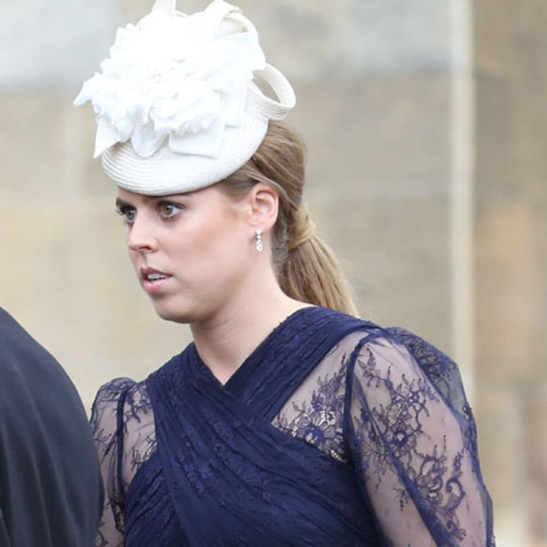 Beatriz de York arriesga y gana con su vestido de transparencias en la boda de Lady Gabriella