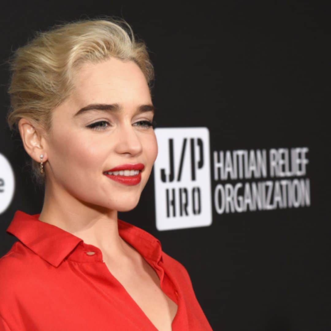 Emilia Clarke y el truco inesperado para que la barra de labios dure más