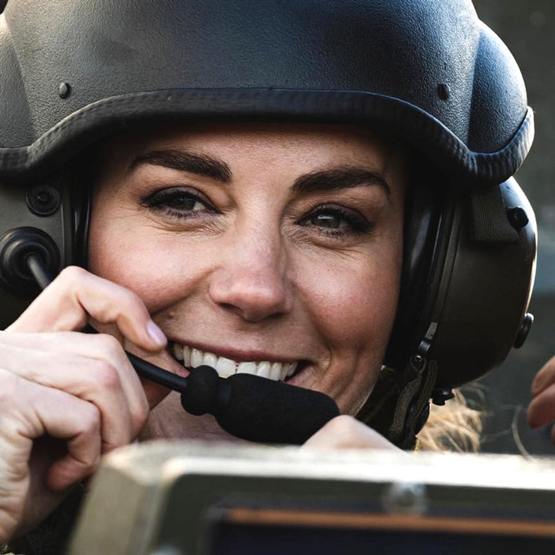 ¡La soldado Kate Middleton en acción! Con uniforme militar y a bordo de un tanque como nunca la habíamos visto