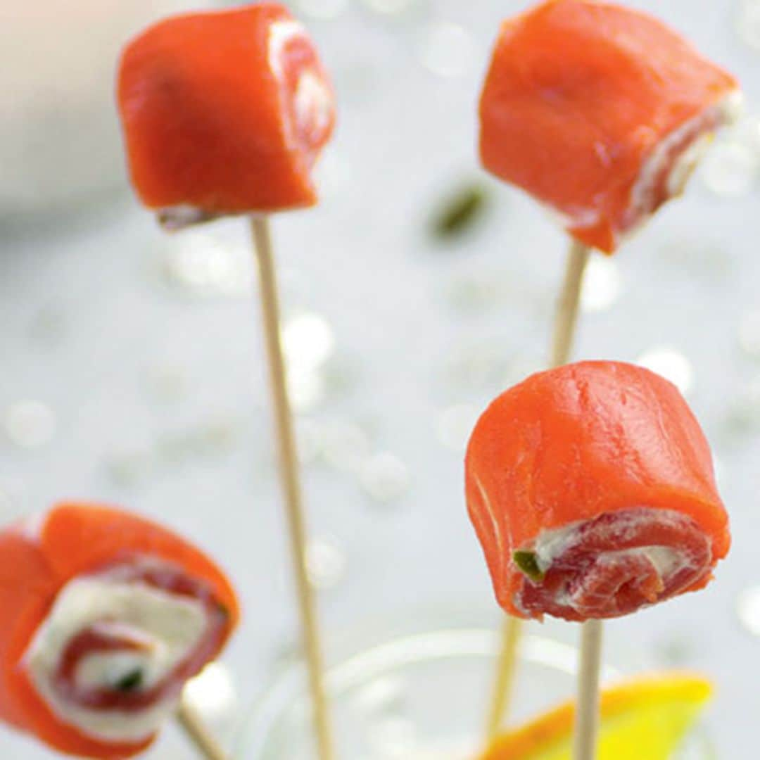 Rollitos de salmón, ricotta, mascarpone y pistachos