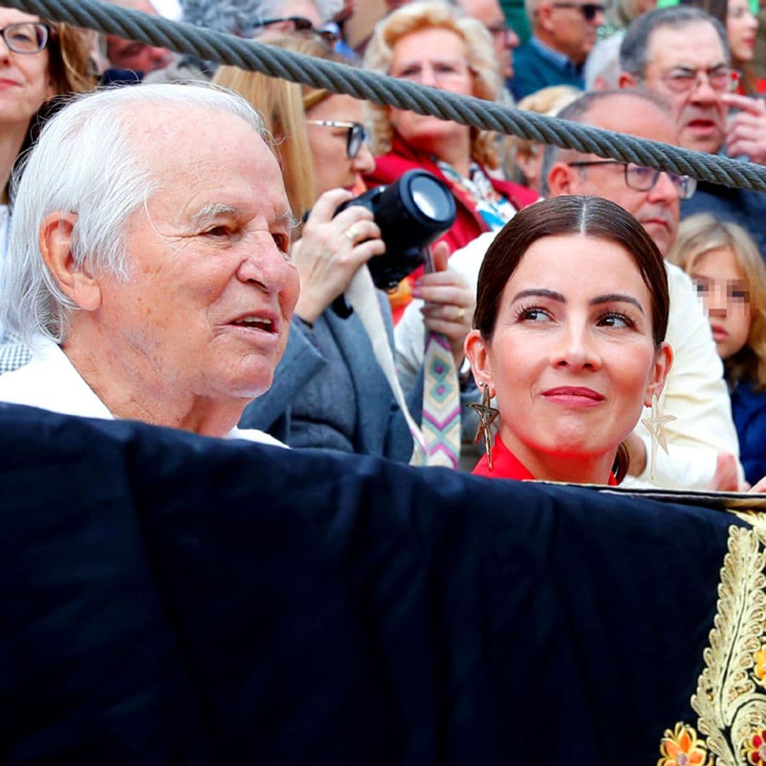 Manuel Díaz 'El Cordobés' inicia su emocionante adiós a los ruedos arropado por su padre y su mujer