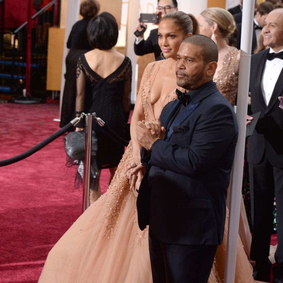 Jennifer Lopez y Benny Medina en la gala de los Oscar en febrero de 2015