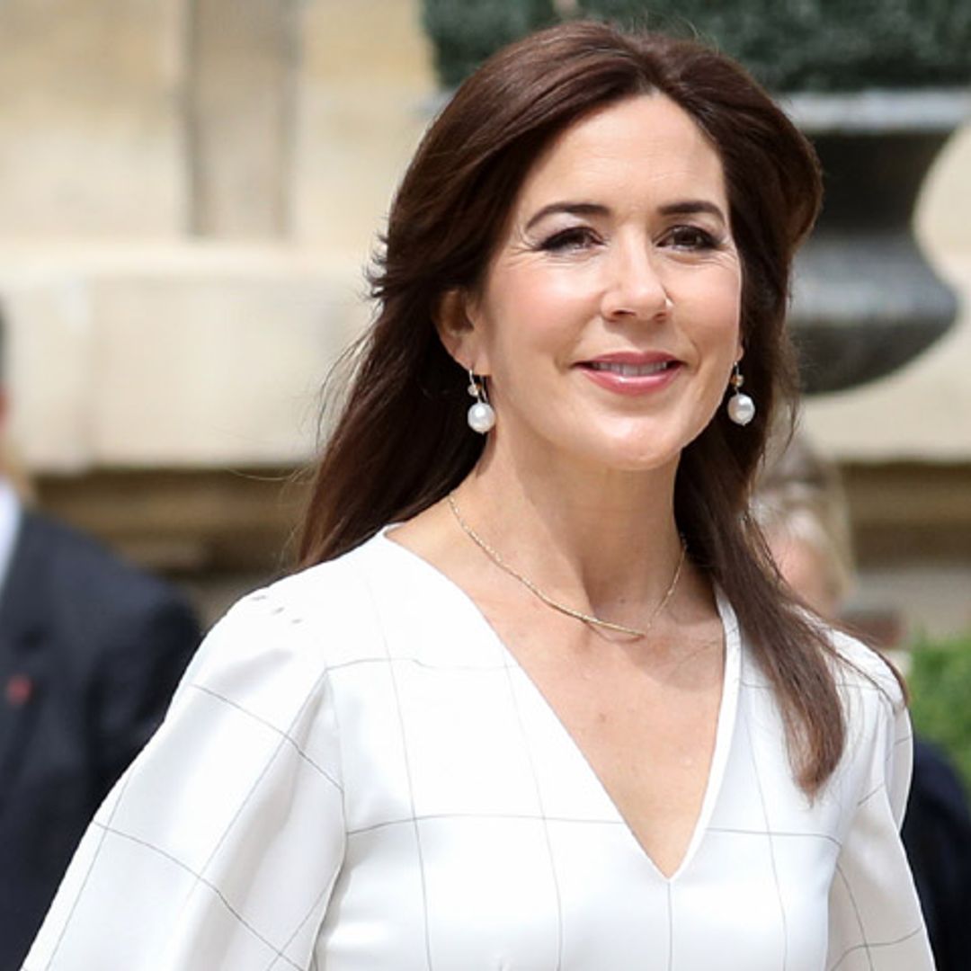 Mary de Dinamarca reinterpreta el vestido más inolvidable de Julia Roberts