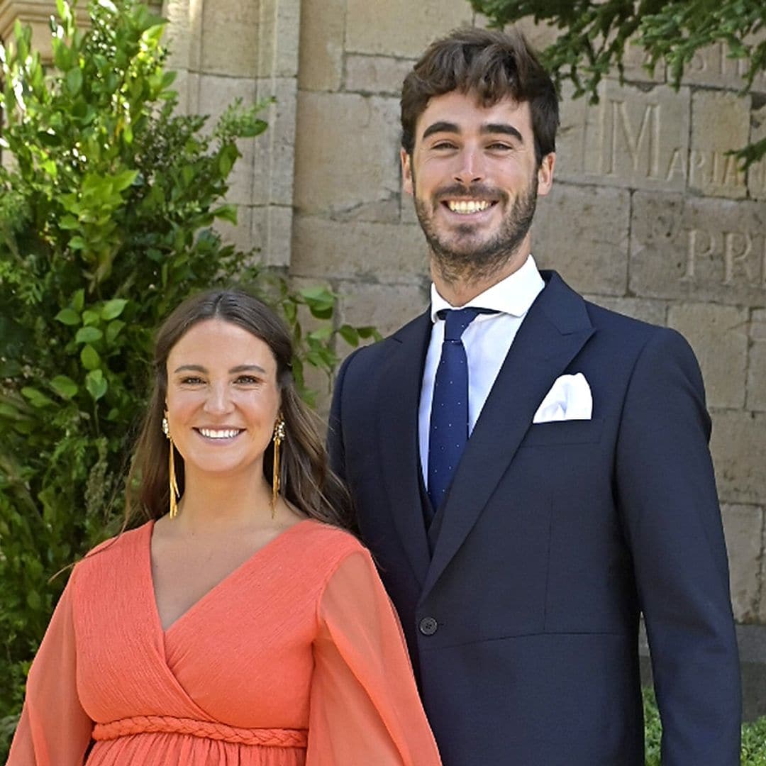 Marta Pombo presume de embarazo junto a Luis Zamalloa en la boda de su hermana Lucía