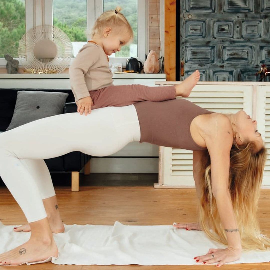 Lucía Liencres: Yoga en la arena