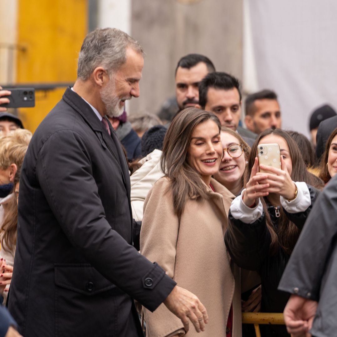 Los Reyes regresan a Cuenca y, entre selfies, recuerdan que allí comenzó su luna de miel