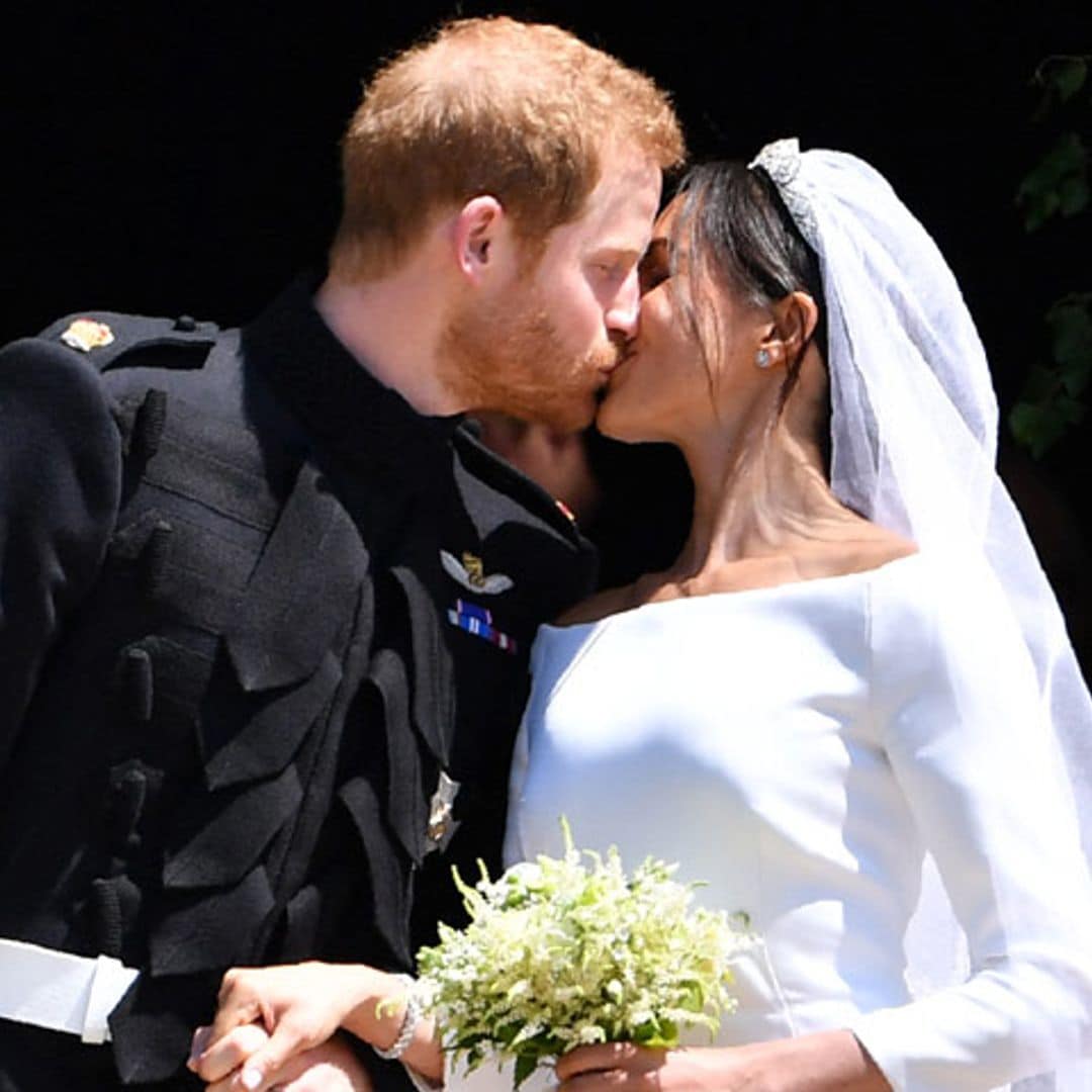 El príncipe Harry y Meghan Markle, su primer beso de película como marido y mujer