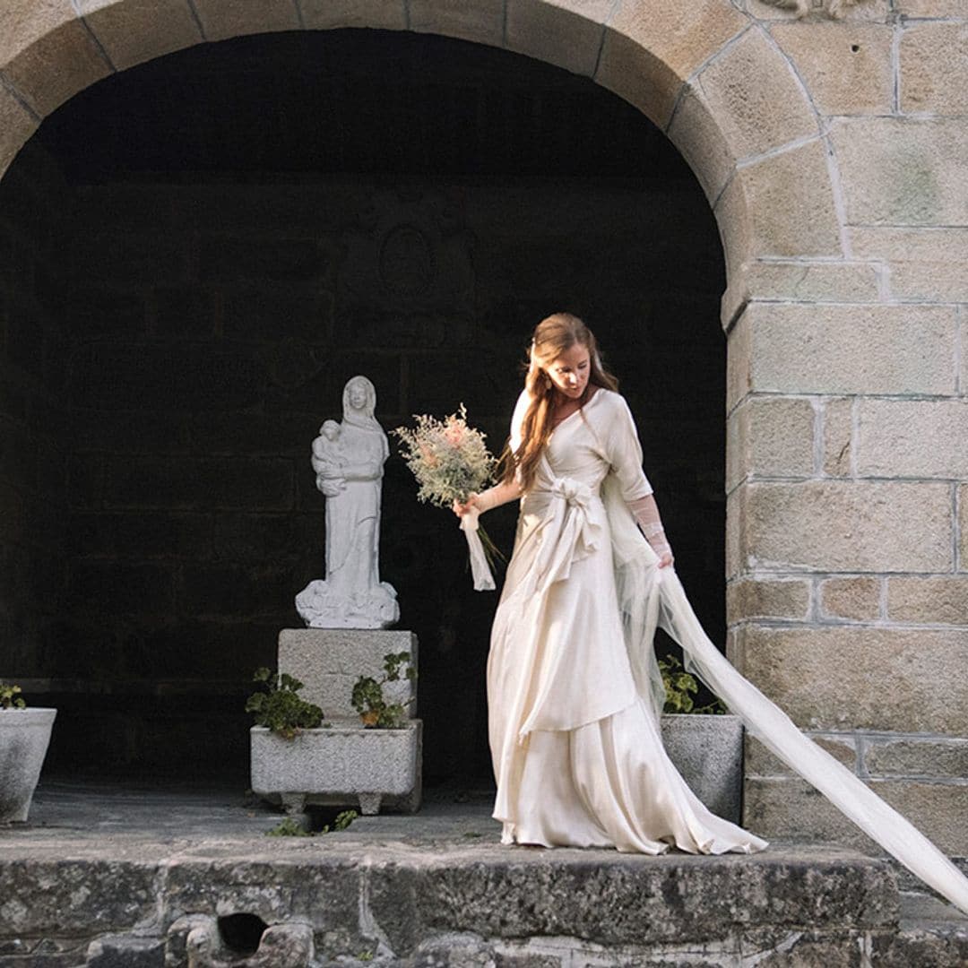 Sencillo, pero inolvidable: así es el vestido de novia con el que Rocío enamoró en redes