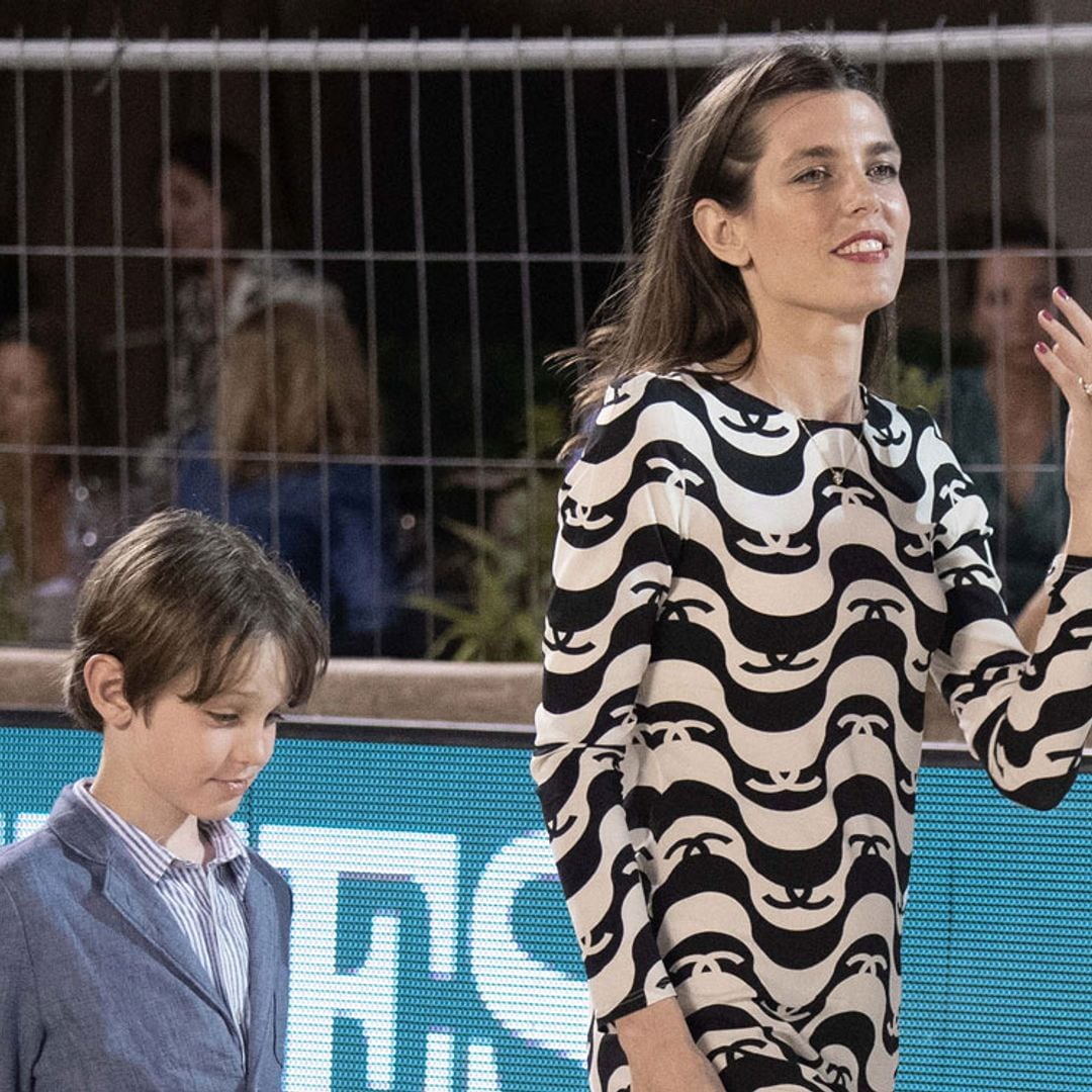 Carlota Casiraghi vuelve con su hijo Raphaël al lugar en el que anunció (a su manera) que estaba embarazada