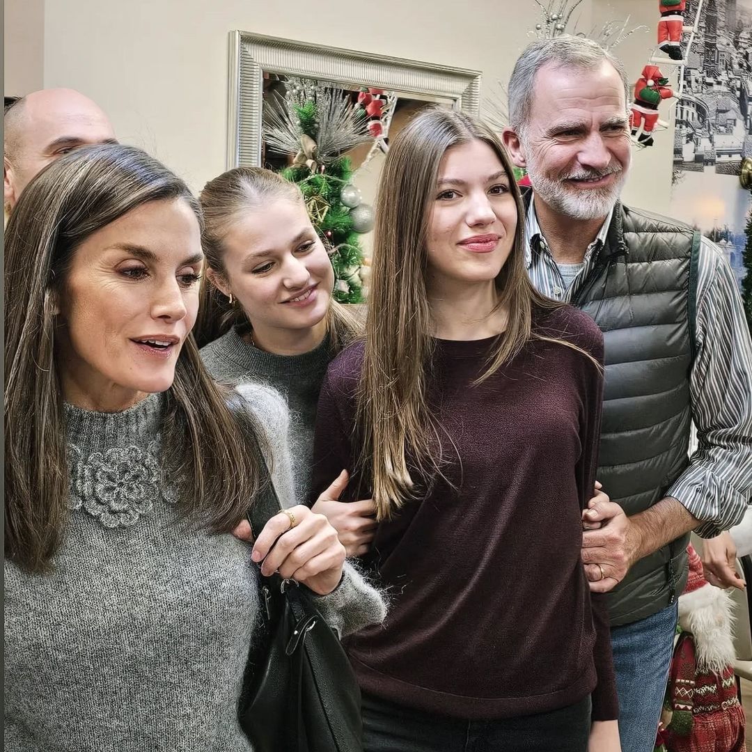 La visita sorpresa de la familia real a Catarroja, una de las localidades más afectadas por la DANA