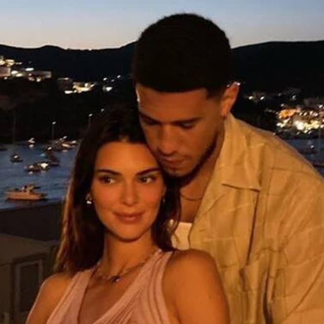 devin booker calls out kendall jenner 39 s pumpkin carving skills