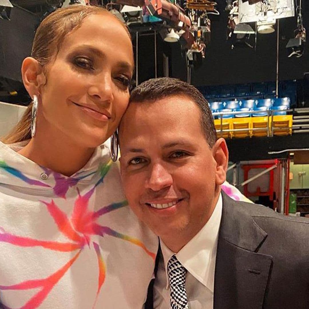 Jennifer Lopez explica cómo A-Rod arruinó uno de sus vestidos por un reto de TikTok