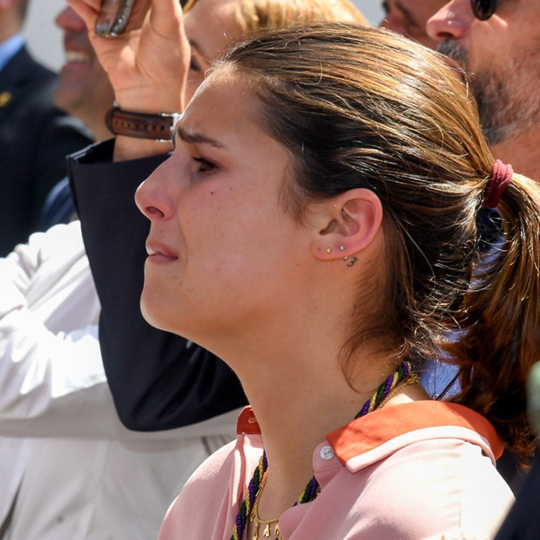 Las lágrimas de Cayetana Rivera junto a su padre en el acto más emotivo de la Semana Santa