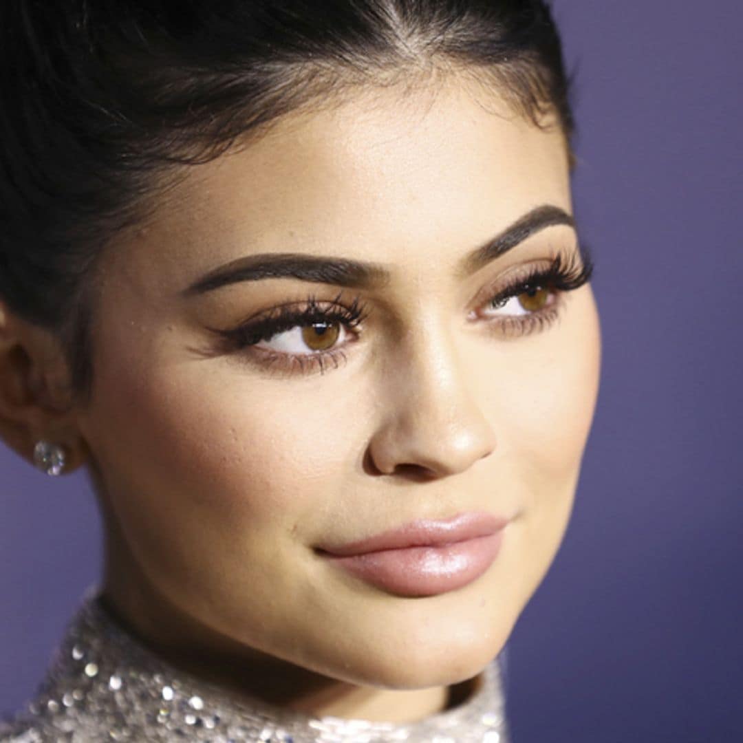 Estos son los básicos de maquillaje que Kylie Jenner usa todos los días