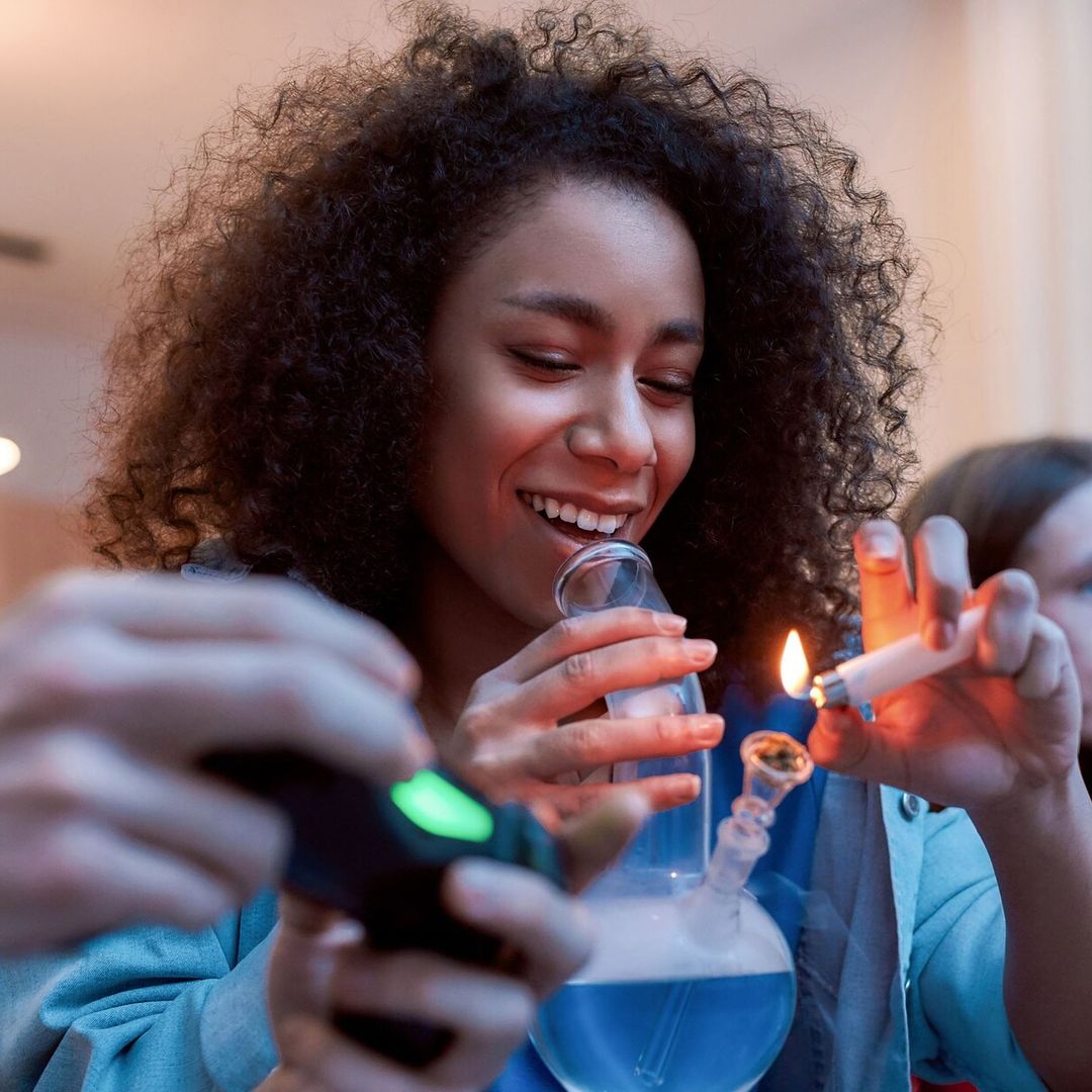 Por qué son tan peligrosas las cachimbas en la adolescencia