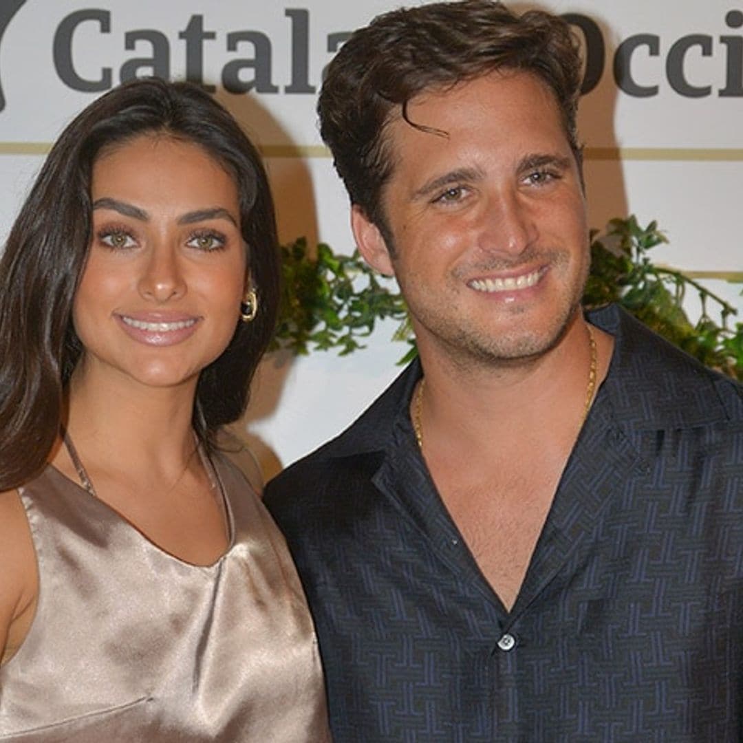 Diego Boneta y Renata Notni pasean su amor por Francia