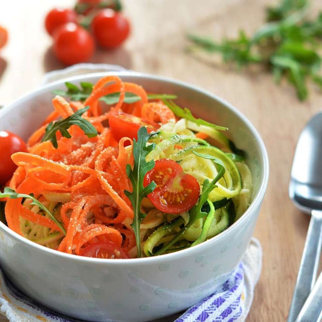 Ensalada de 'zoodles' de zanahoria y calabacín