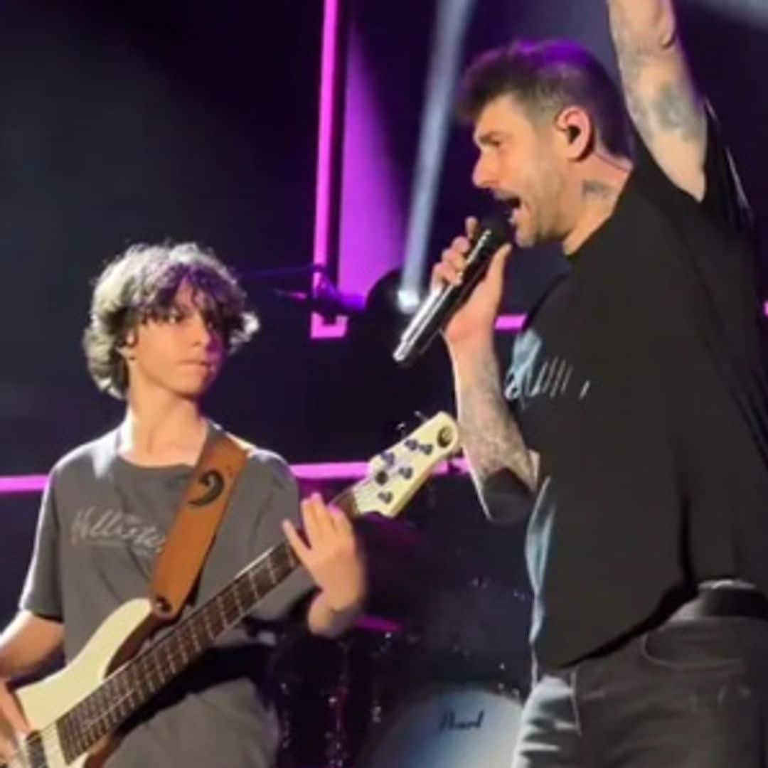 Melendi, un padre orgulloso de su hijo de 12 años quien le acompaña en la gira tocando el bajo