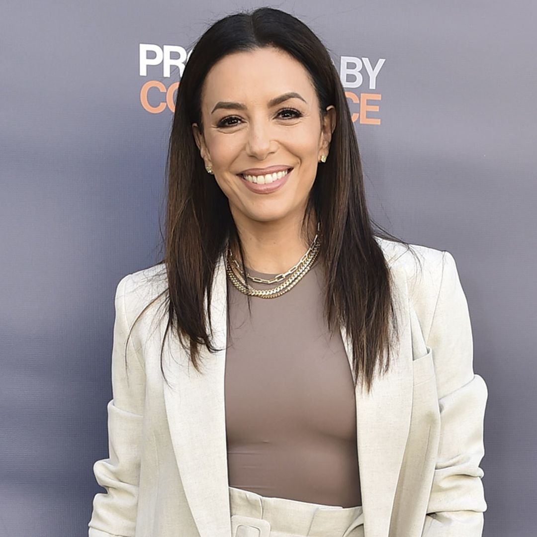 El truco 'paper bag' de Eva Longoria o cómo parecer más alta con un pantalón ancho