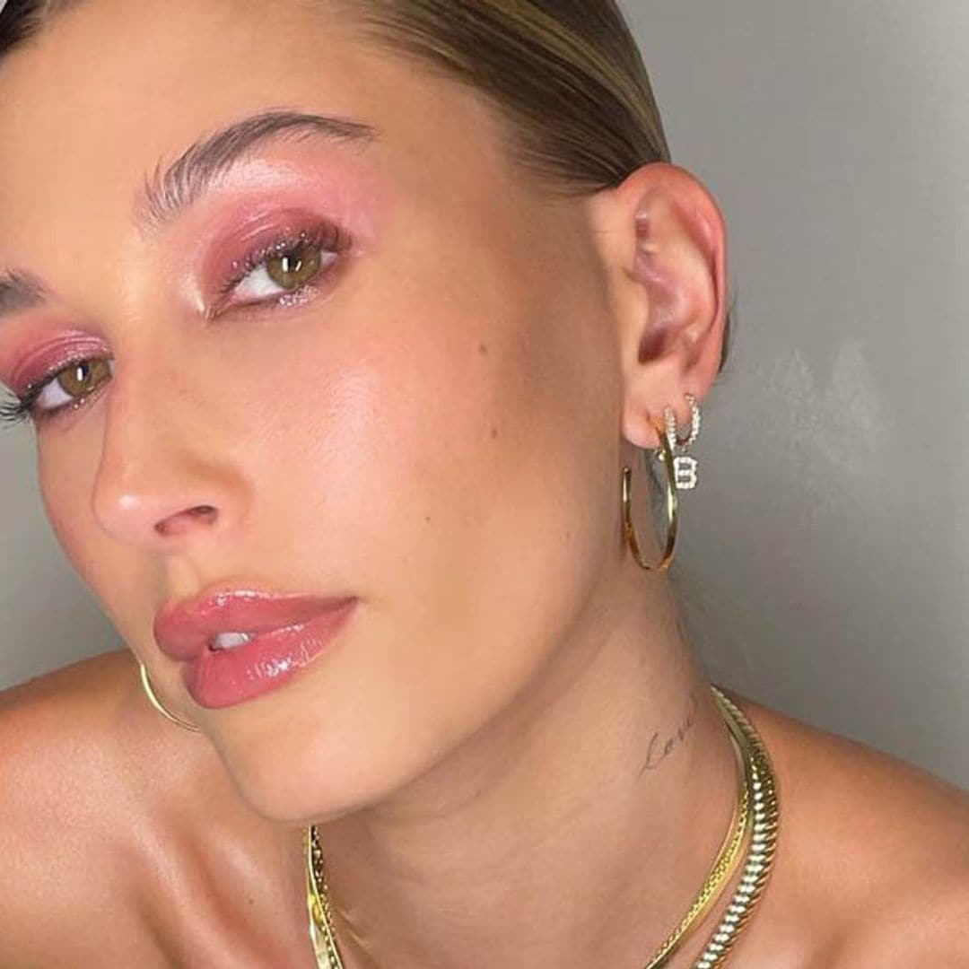 Maquillaje en tonos melocotón, la tendencia que Hailey Bieber ha hecho viral en dos días