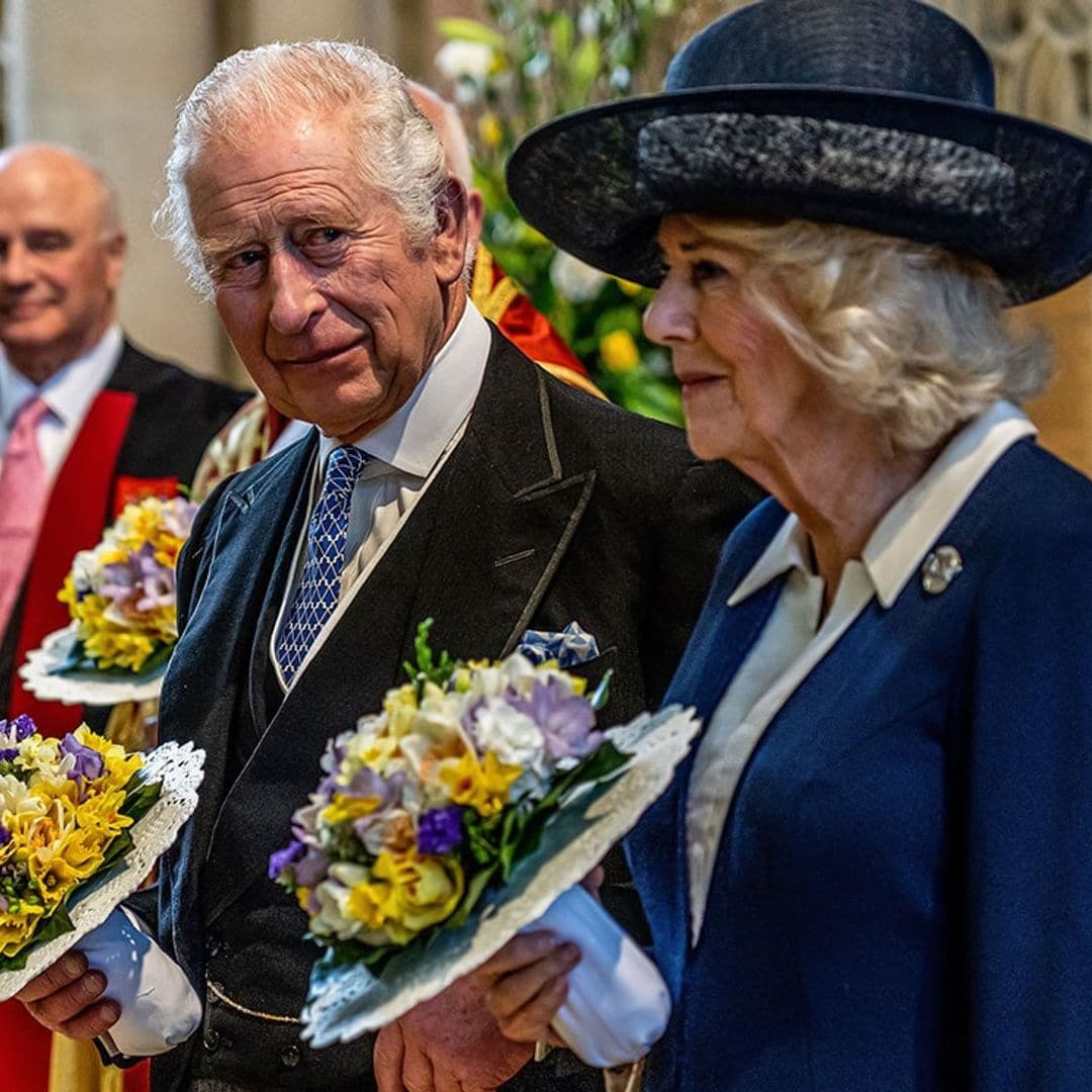 Qué familiares de Carlos III quedaron fuera de la coronación