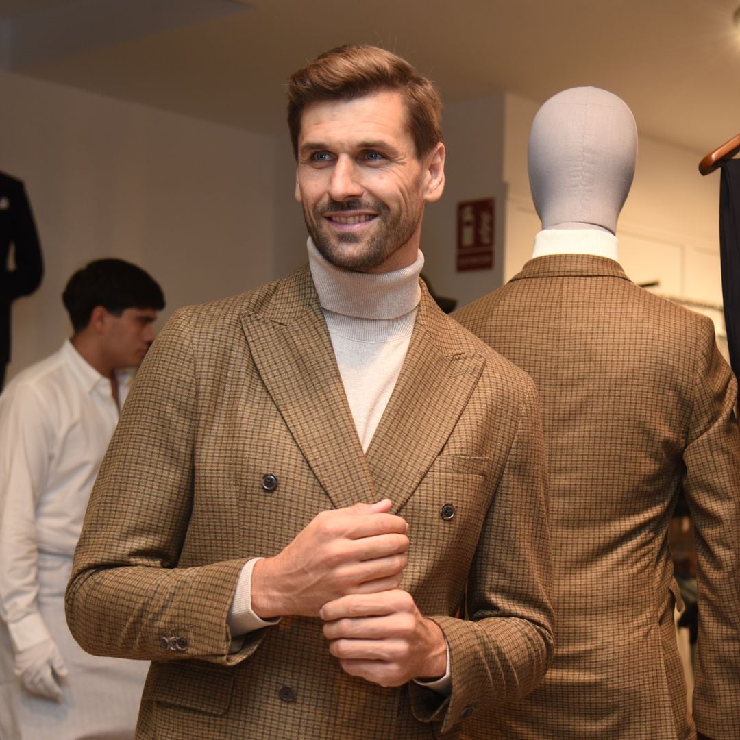 La nueva vida de Fernando Llorente, el atractivo exfutbolista de la selección española, que triunfa como modelo