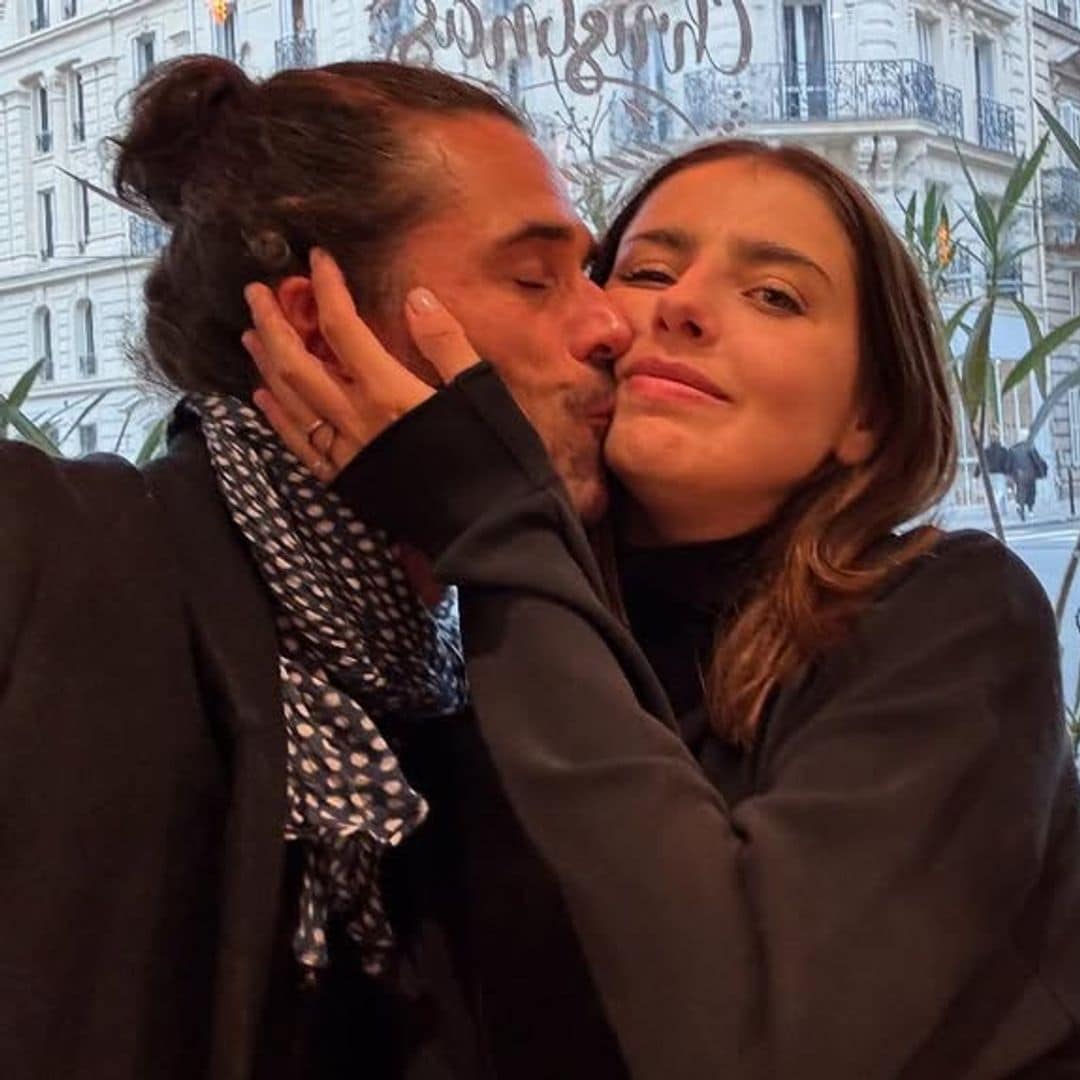 Michelle Renaud y Matías Novoa disfrutan de una escapada parisina junto a sus hijos