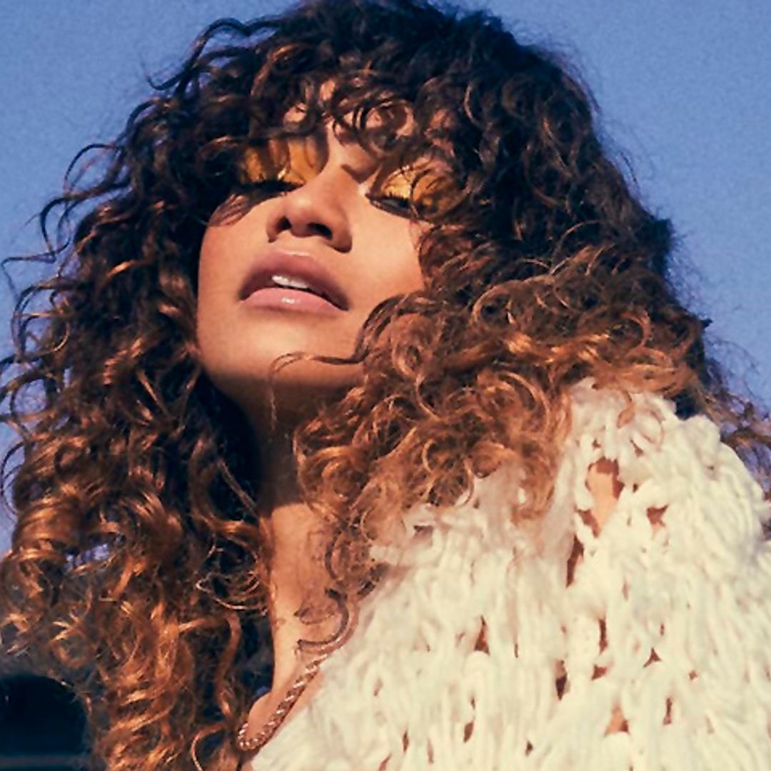 Zendaya también se une a la tendencia de los ‘selfies’ sin maquillaje