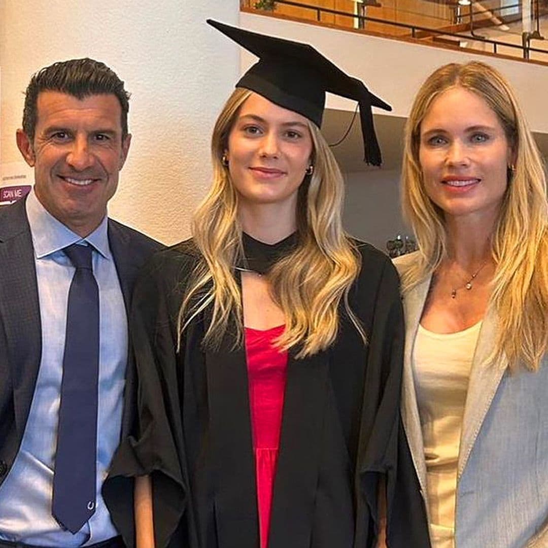 Luis Figo y Helene Svedin, muy orgullosos de su hija Martina, de 21 años, que acaba de graduarse en Londres