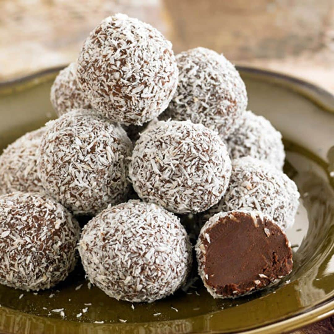 Trufas de chocolate al limón con coco rallado