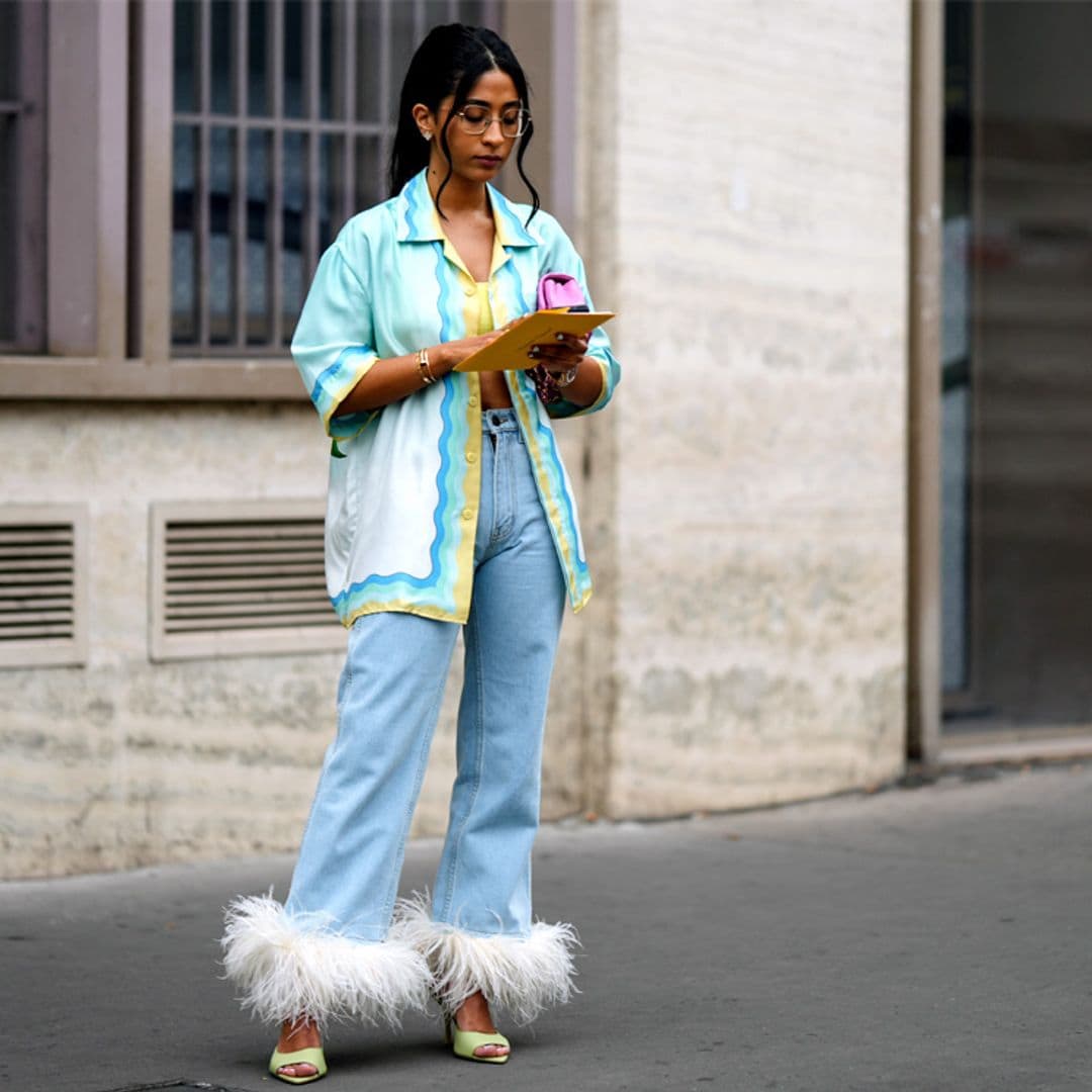 Zuecos y sandalias destalonadas que puedes comprar en rebajas y transforman tus pantalones