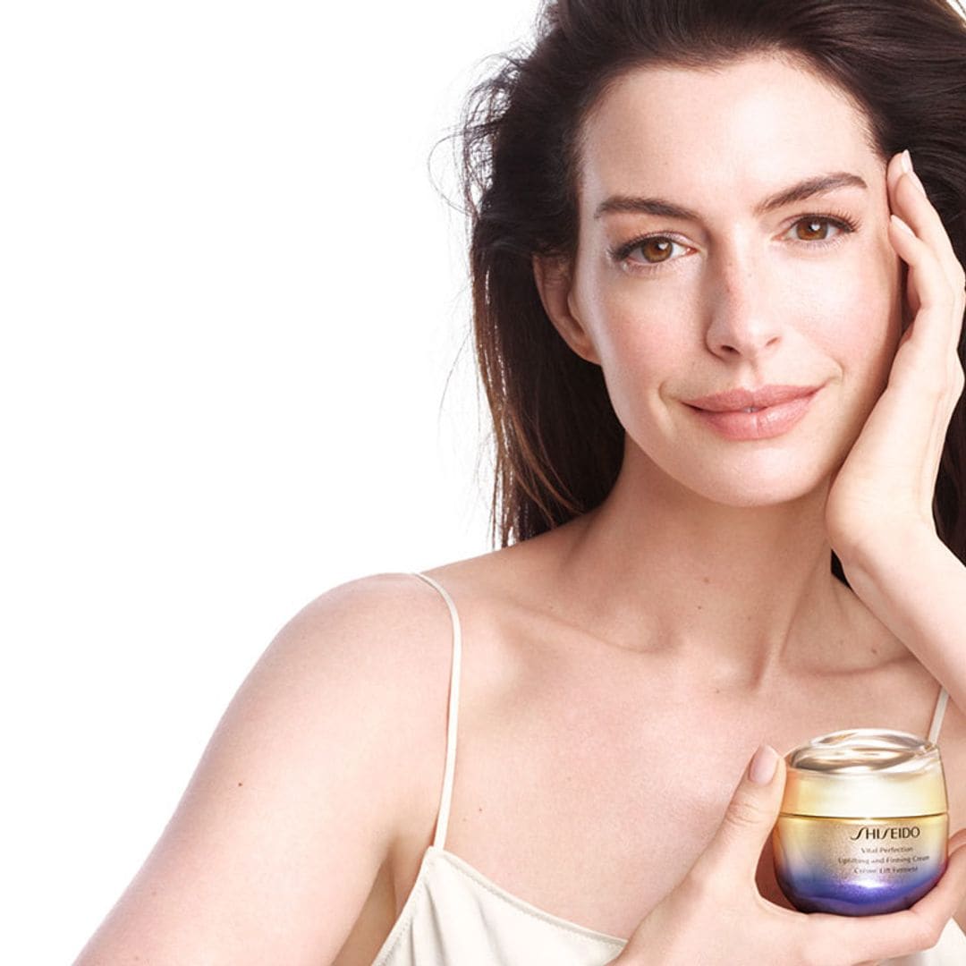 Anne Hathaway lo confirma: este es el secreto de belleza que aman las mujeres mayores de 40 años