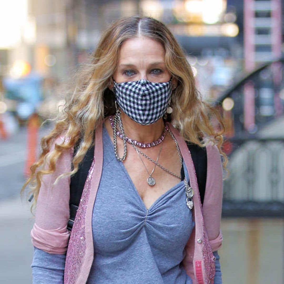 Sarah Jessica Parker brilla con los zapatos-joya en otro guiño a 'Sexo en Nueva York'