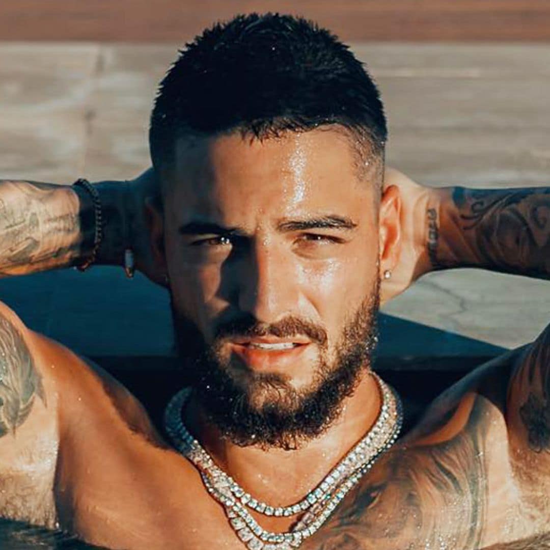 Maluma presume su cuerpo (y sus tatuajes) durante sus vacaciones con su novia