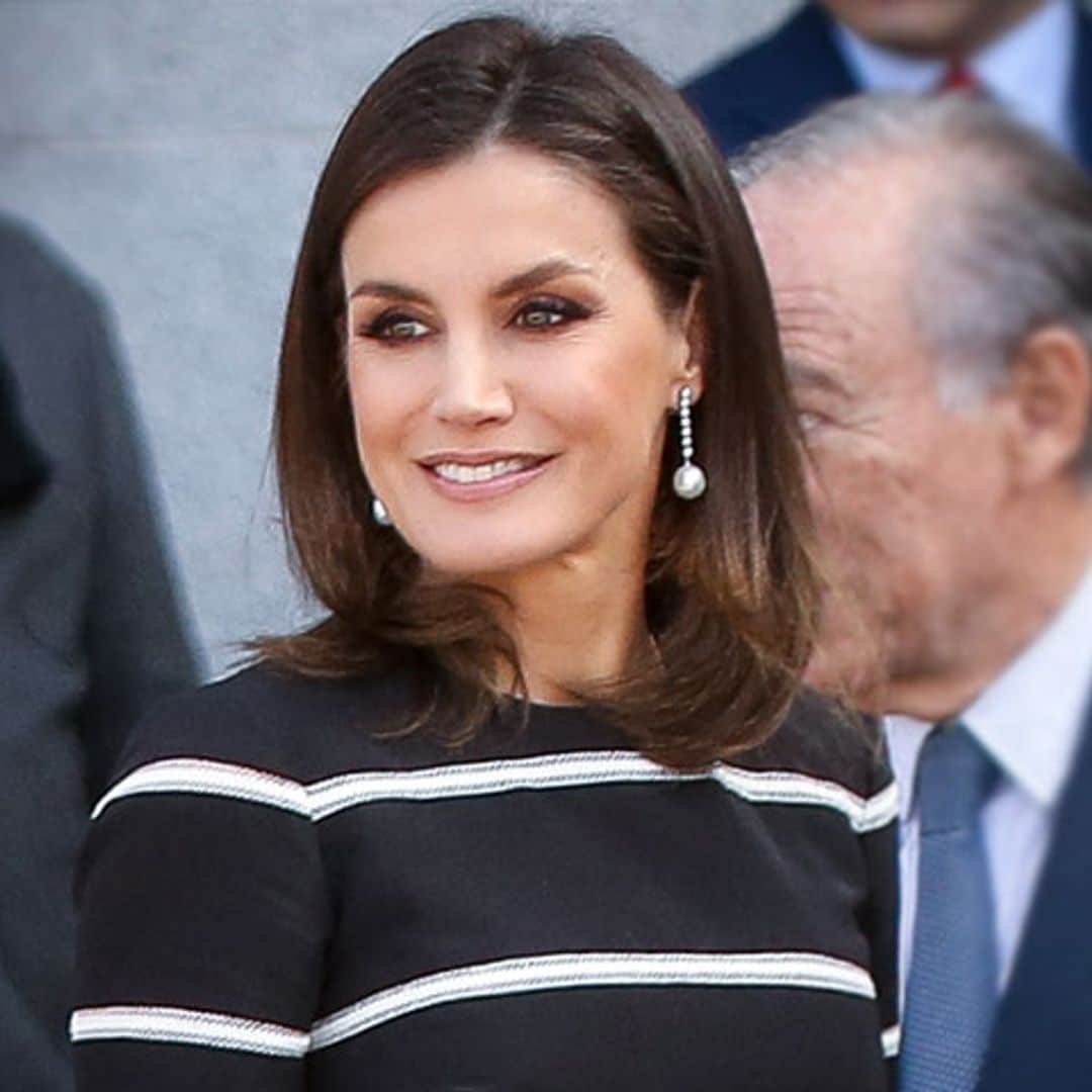 Doña Letizia afianza sus nuevas claves de belleza en su último look